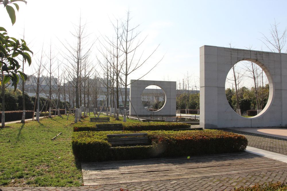 الجامعة الصينية للصيدلة حرم جامعي